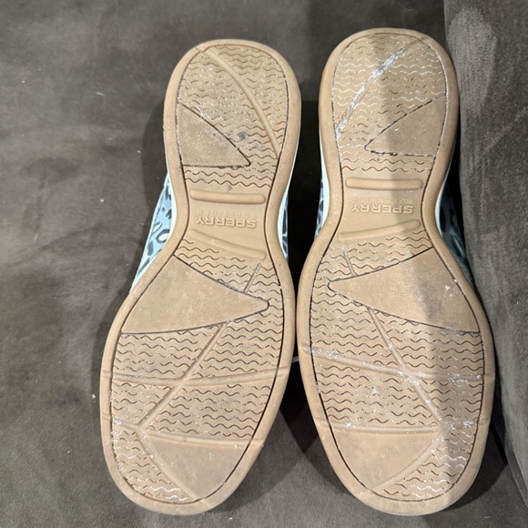 Sperry Top Sider Gray and White Leopard Print Loafers - Picture 5 of 6